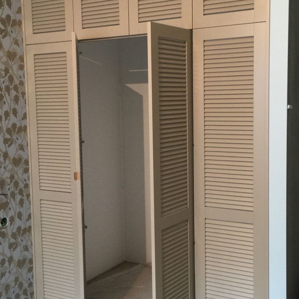 Дверка жалюзийная 1105х494х20