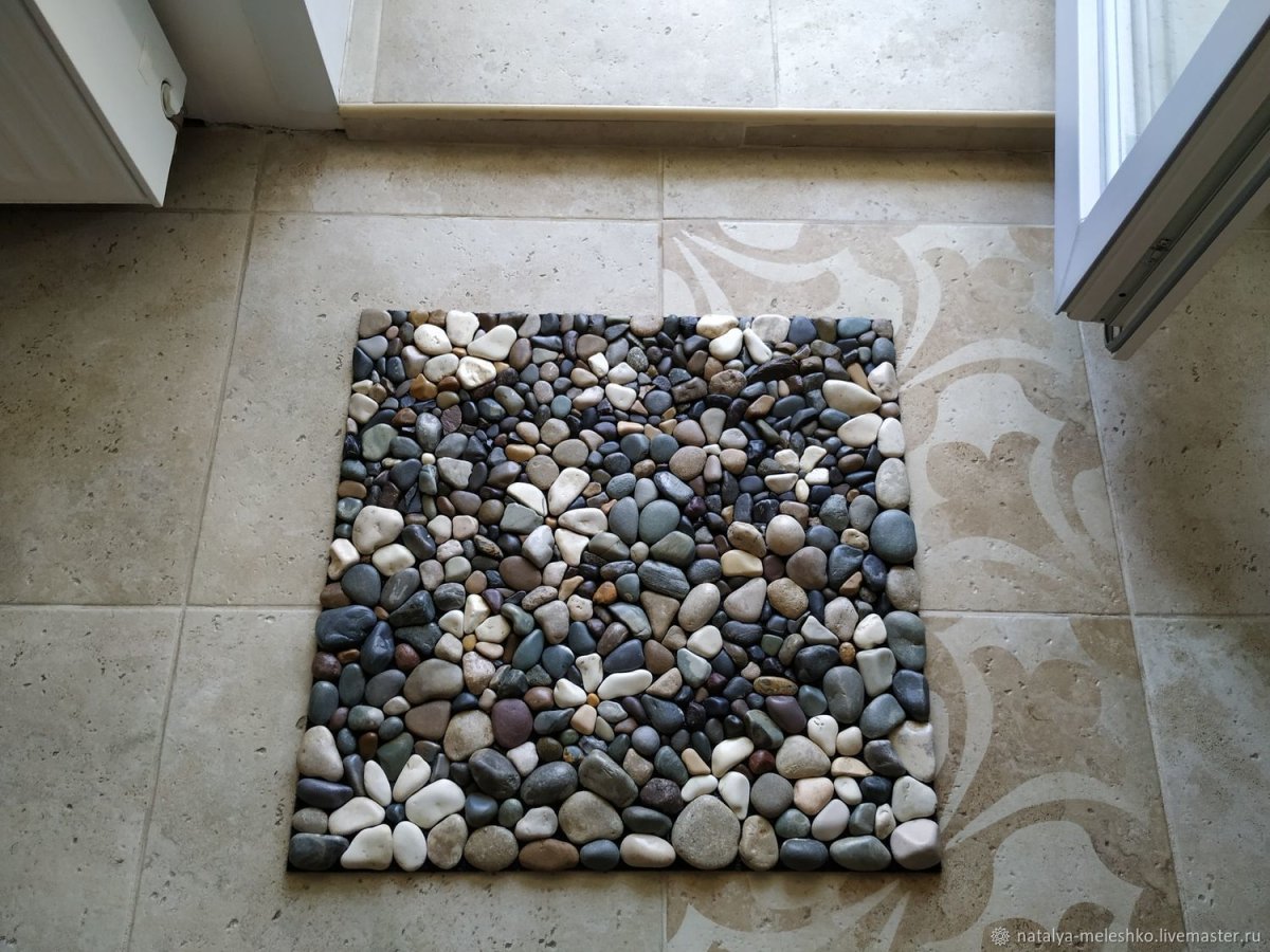 Душевой поддон из гальки