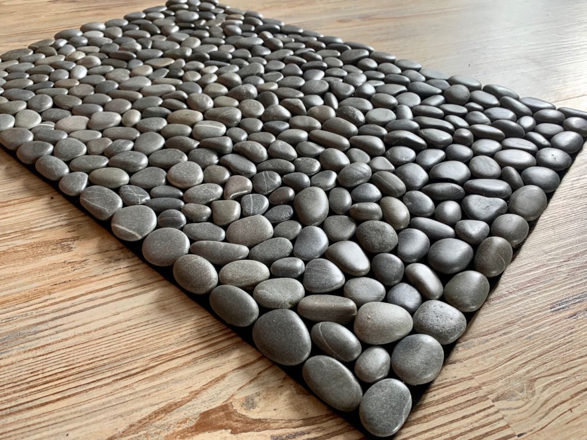 Коврик из гальки для ванной