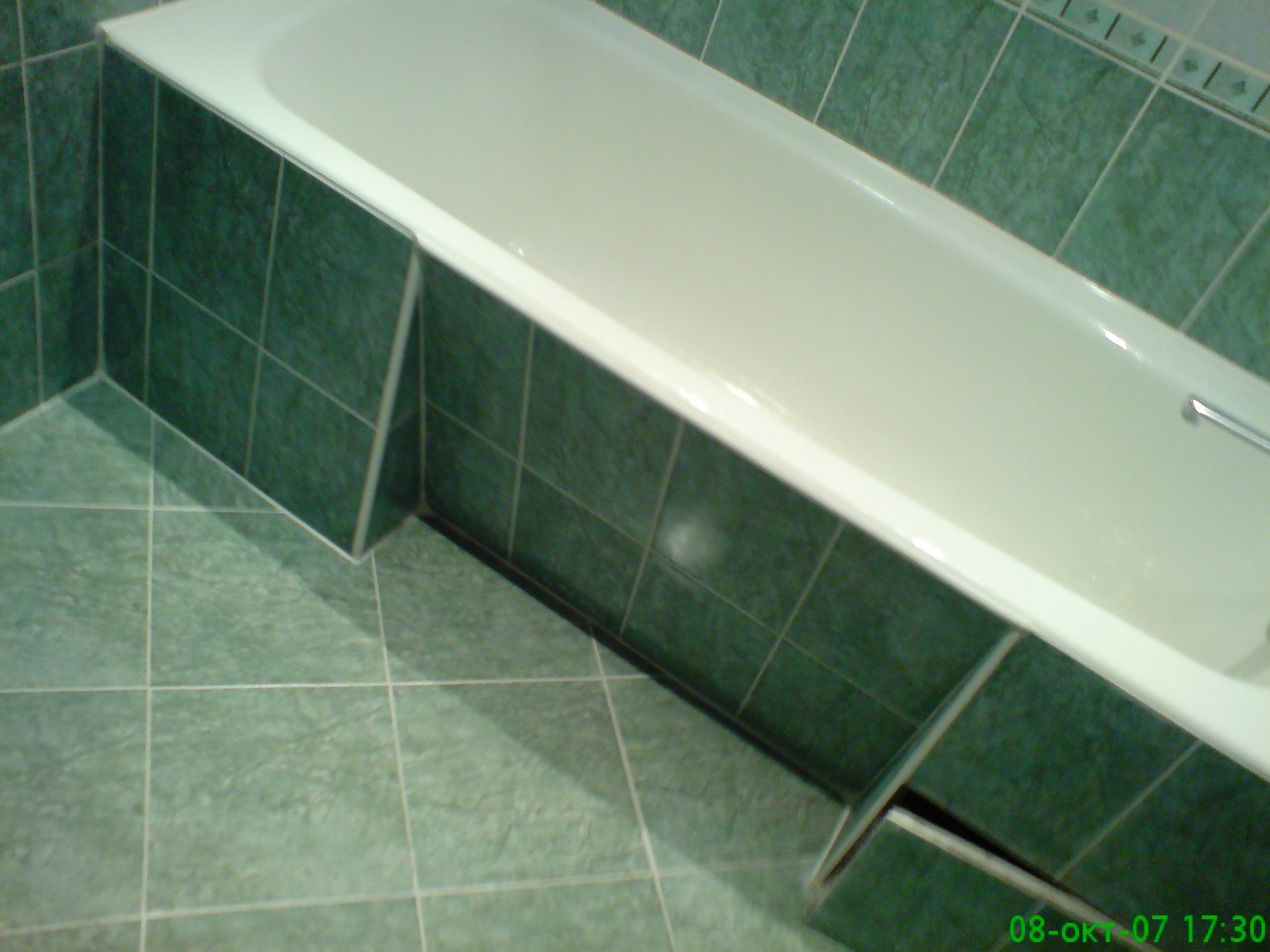 Фото ниша для ног под ванной