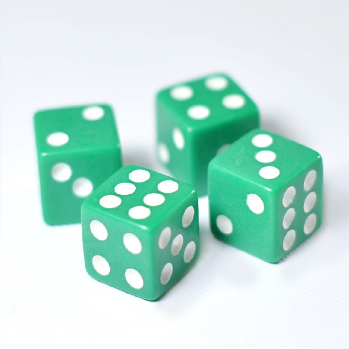 Игра зеленые кубики. Кубик игральный mag02594. Кости игральные. Игральные кубики. Зеленый кубик.