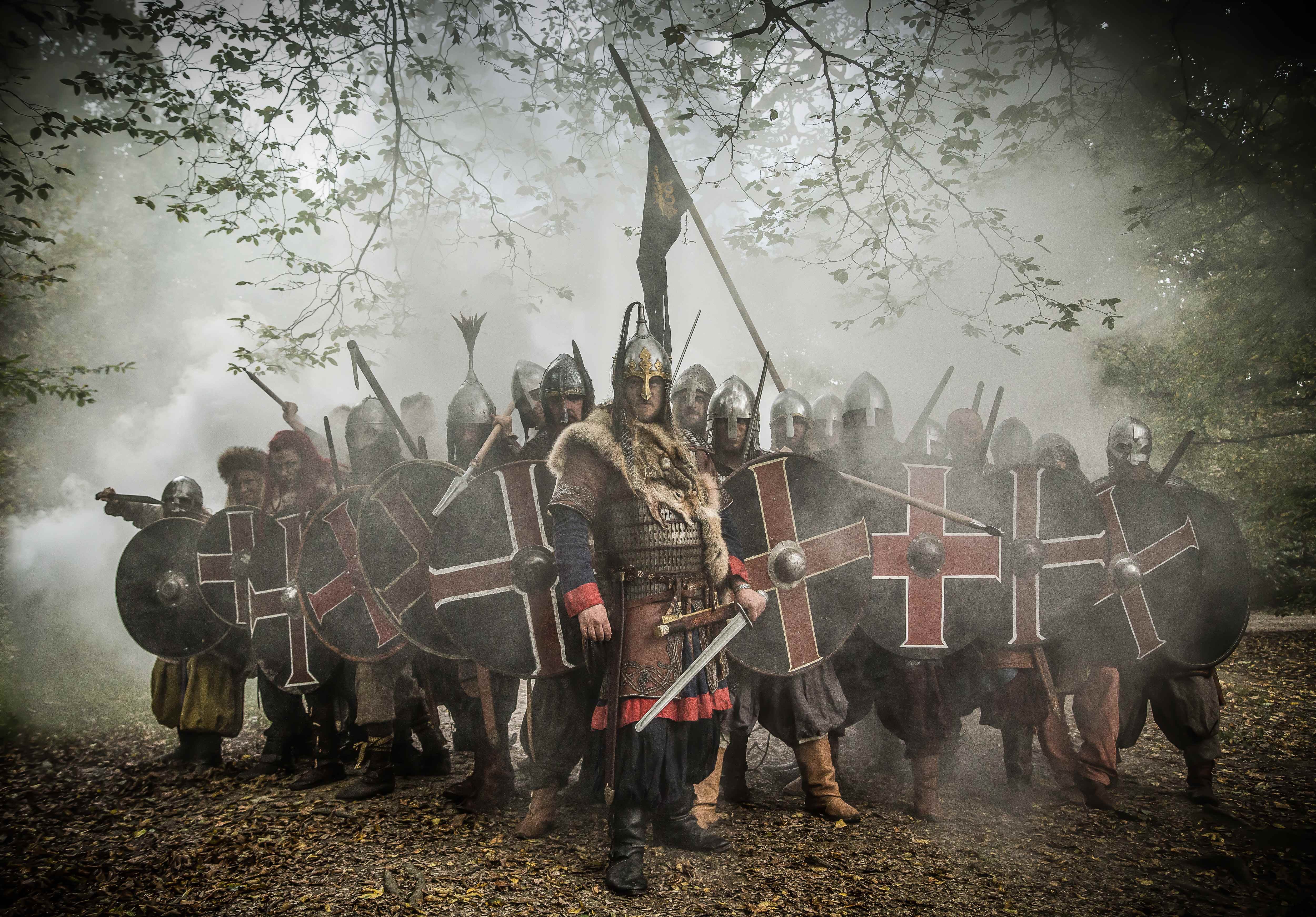 Русские против викингов. Скандинавия Викинги язычество воины. Викинг йомсвикинги. Йомсборг Викинги. Викинги воины дружина.