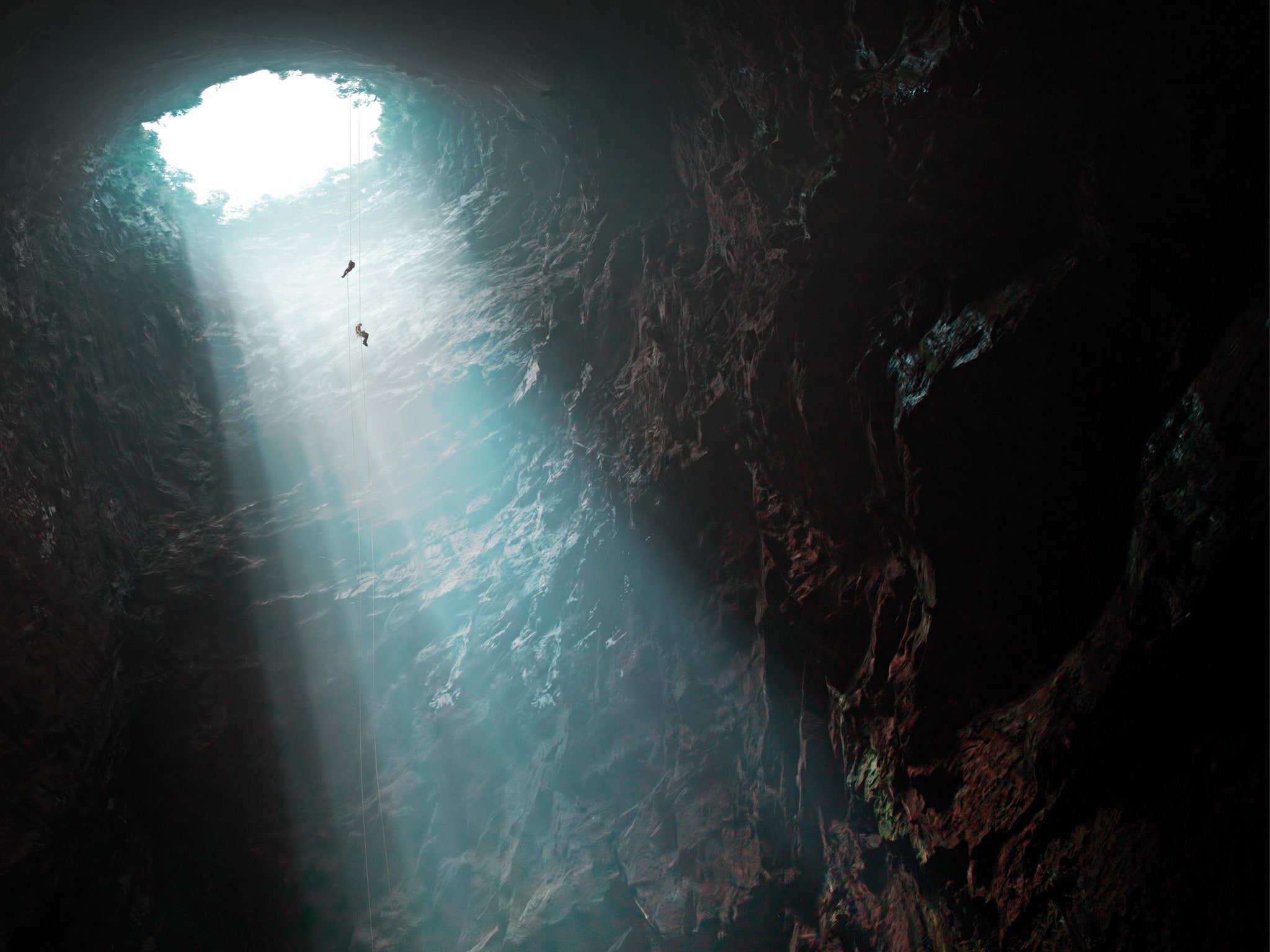 Бездна картинки. Пещера Санктум ласточек. Пещера ласточек в Мексике. Пещера Ласточкино гнездо Мексика. Ласточкина пещера в Мексике.
