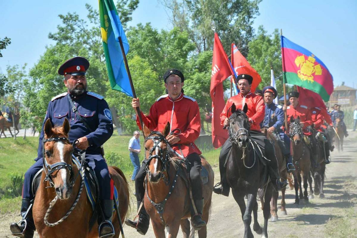 Всероссийское казачье. Казачьи Шермиции Кубань. Картина Кубань Кубанские казаки. Казак Донец. Современное казачество.