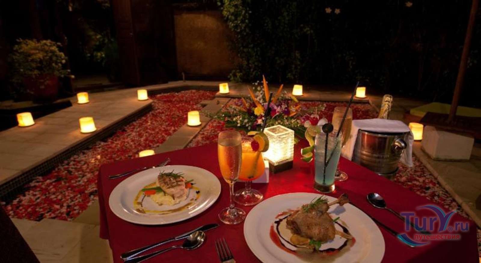 Прекрасный ужин. Стол для романтического ужина. Романтический ужин при свечах. Стол для романтического ужина на двоих. Столик для романтического ужина.