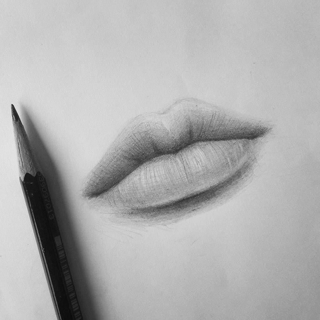 Губы карандашом легко. Карандаш для губ. Губы рисунок. Реалистичные губы карандашом. Красивые губы карандашом.