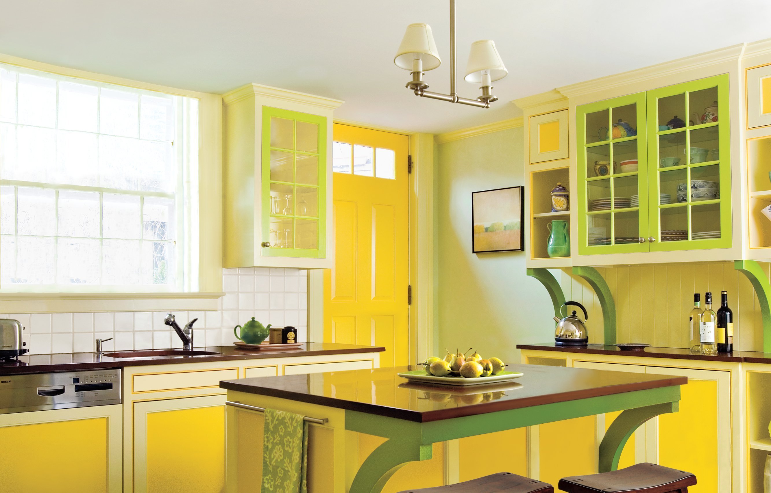 Горчично лимонный. Желтые стены на кухне. Интерьер кухни в желтых тонах. Лимонный цвет в интерьере кухни. Кухня в желтом цвете.
