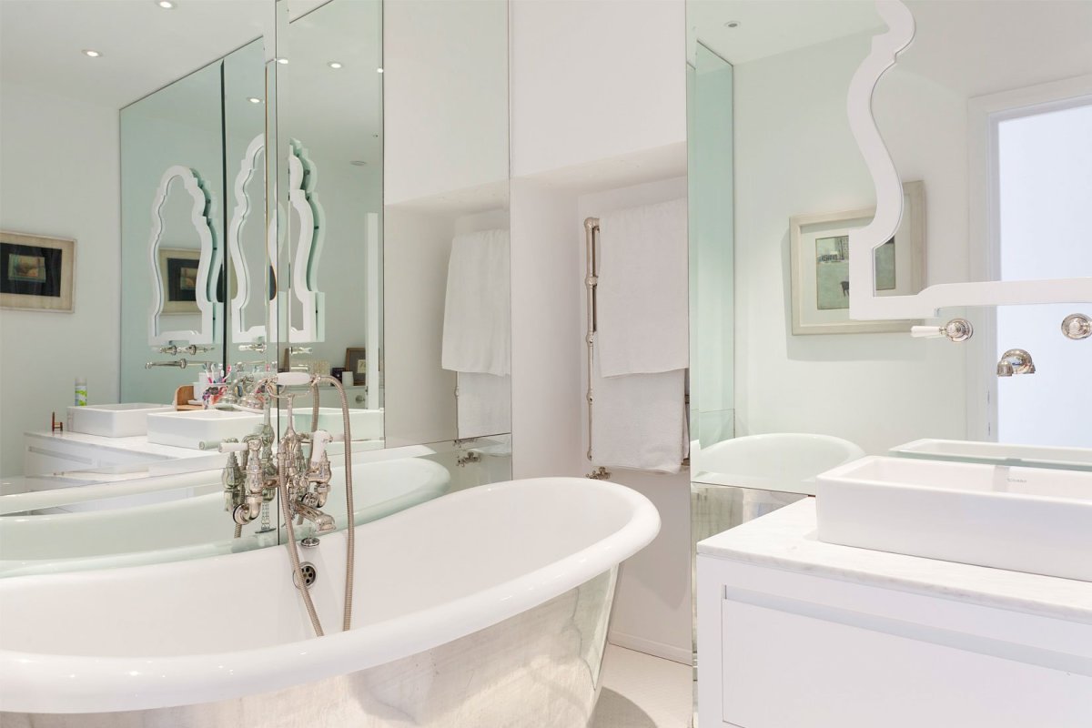 Ванная комната в светлых цветах