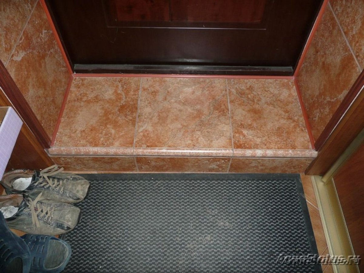 Отделка порога входной двери