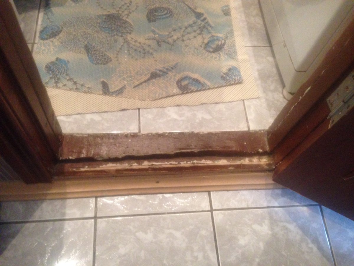 Гидроизоляционный порожек в ванной