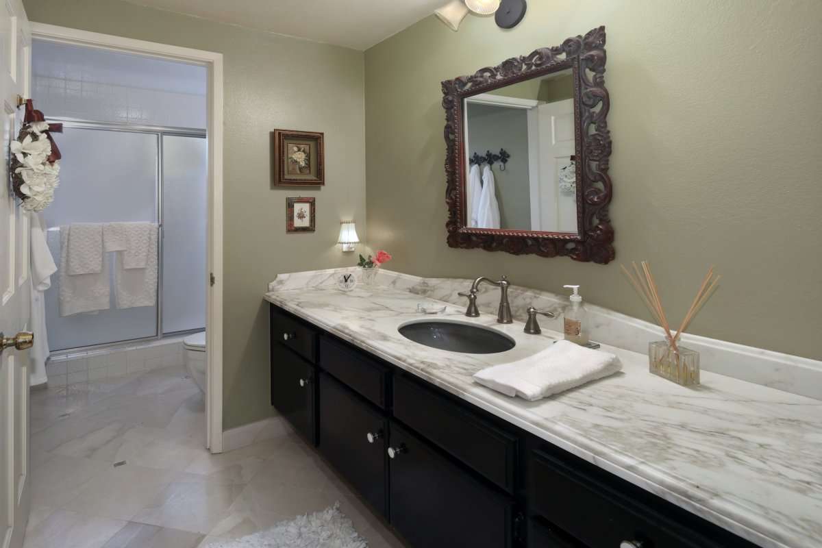 Красивые зеркала в ванную