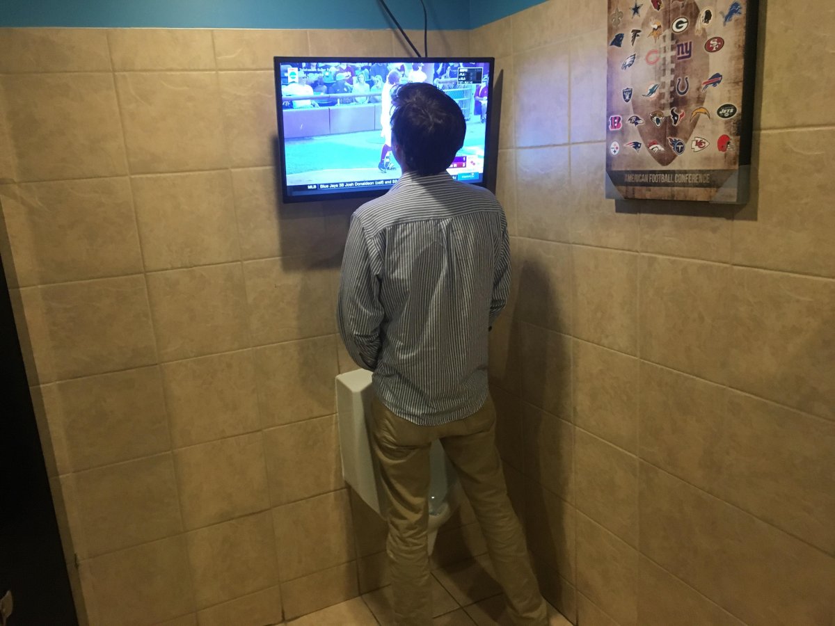 Телек в сортире