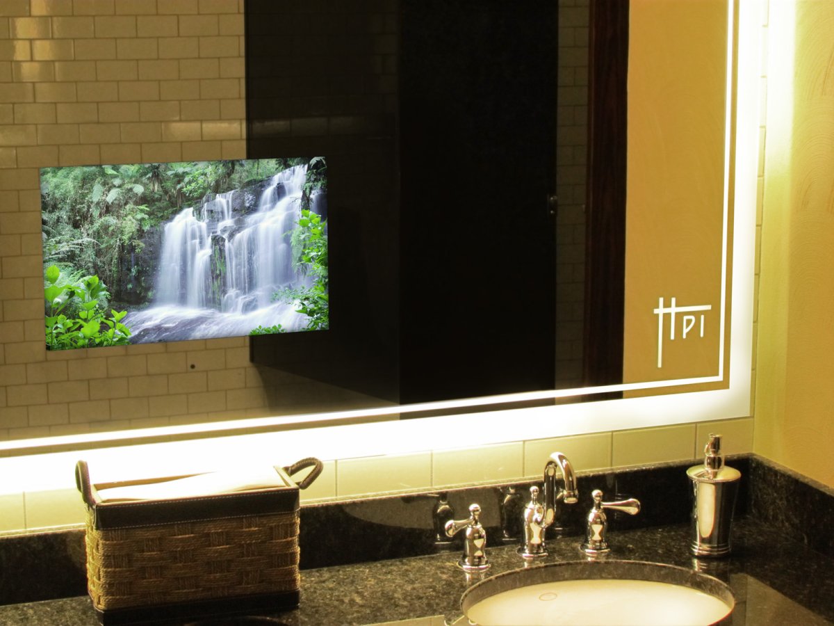 Интерьер с большим телевизором