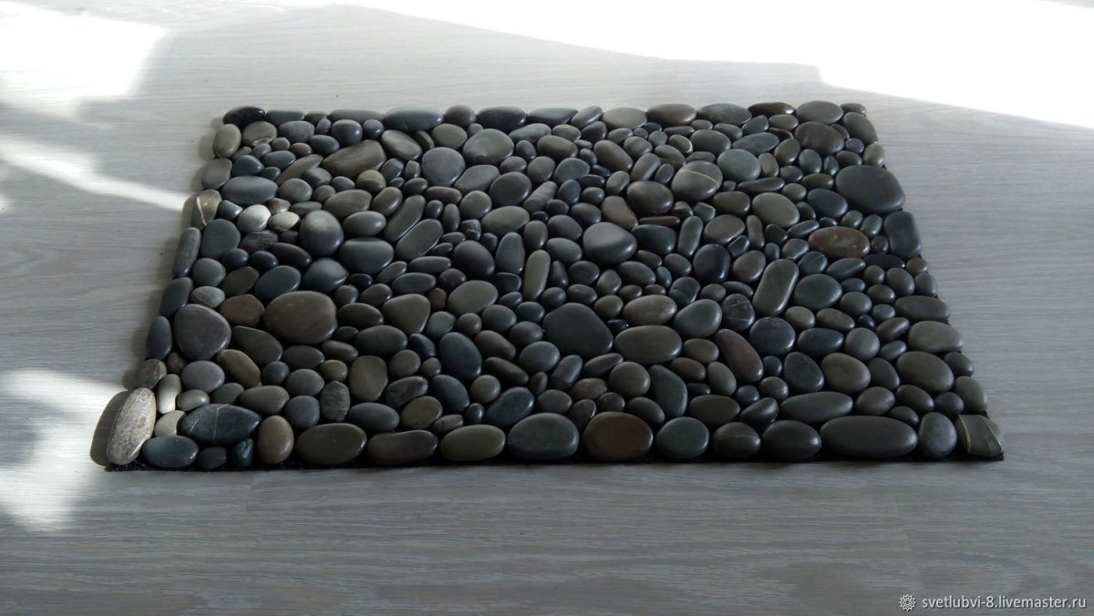 Душевой поддон из гальки