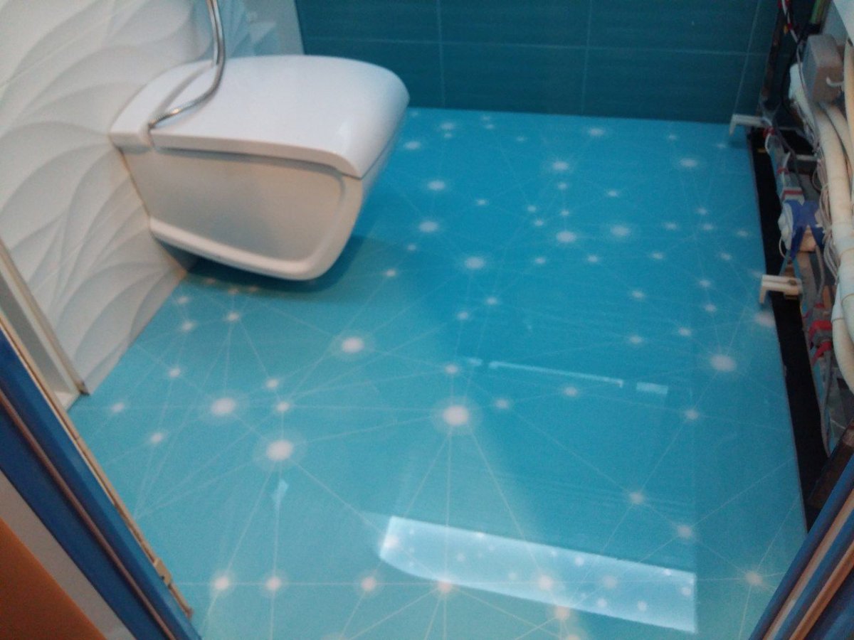 Виниловая плитка для ванной комнаты