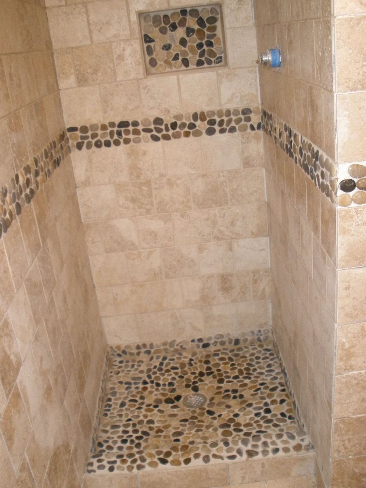 Ванная комната с джакузи и душевой