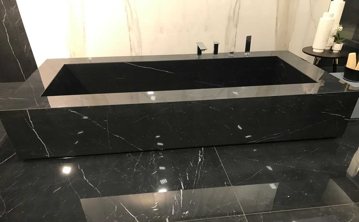 Деревянный подиум для ванной