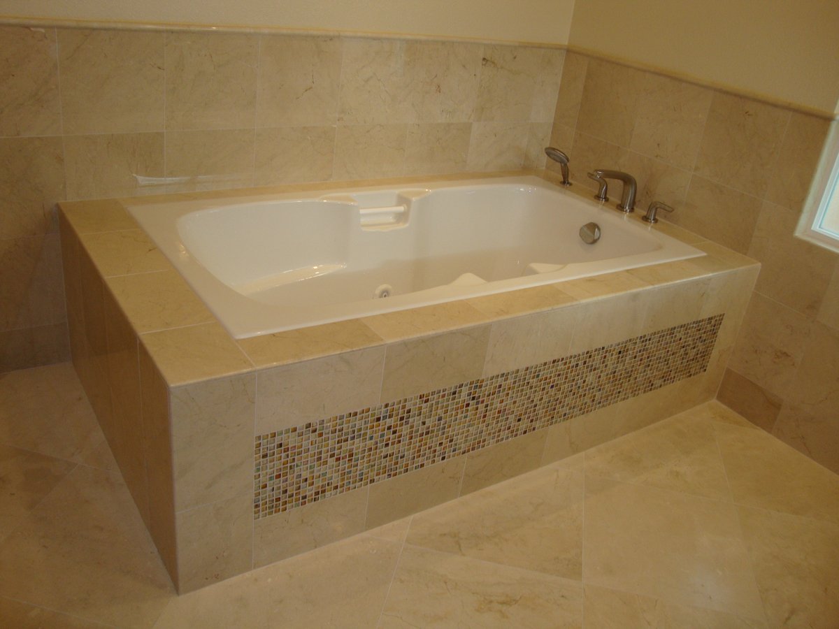 Ванная обложенная плиткой