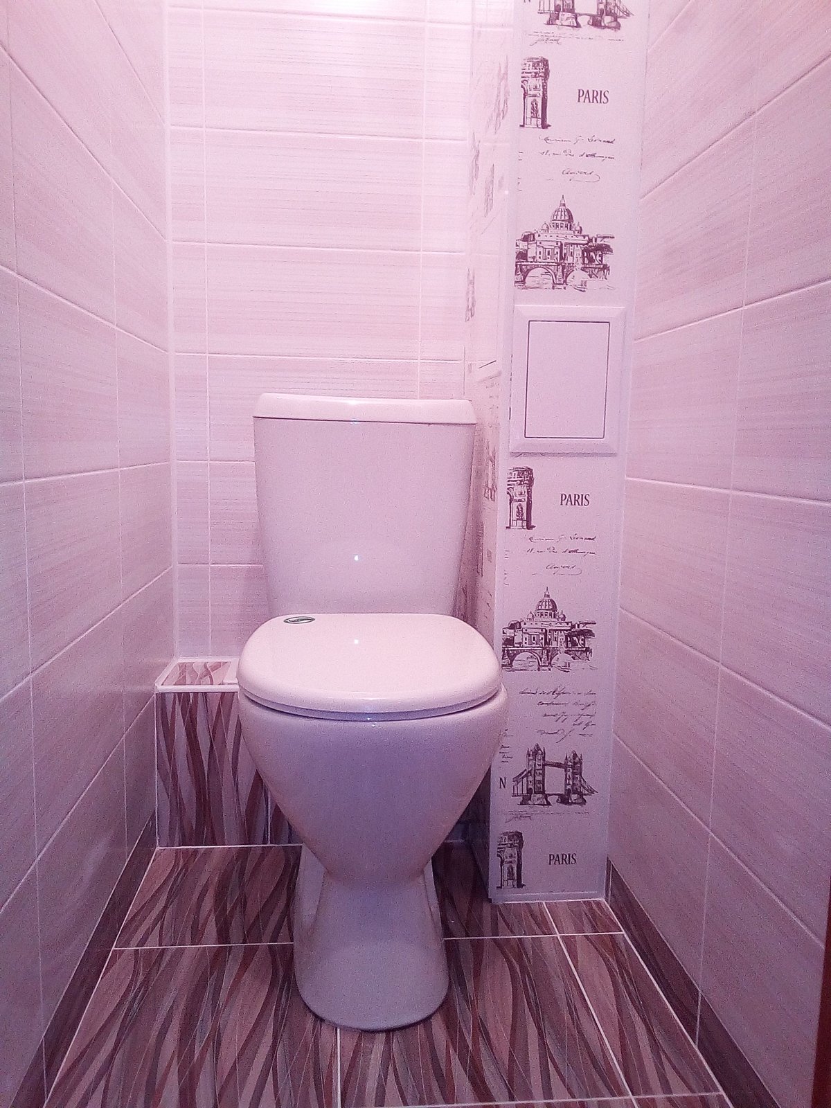 Красная туалетная комната