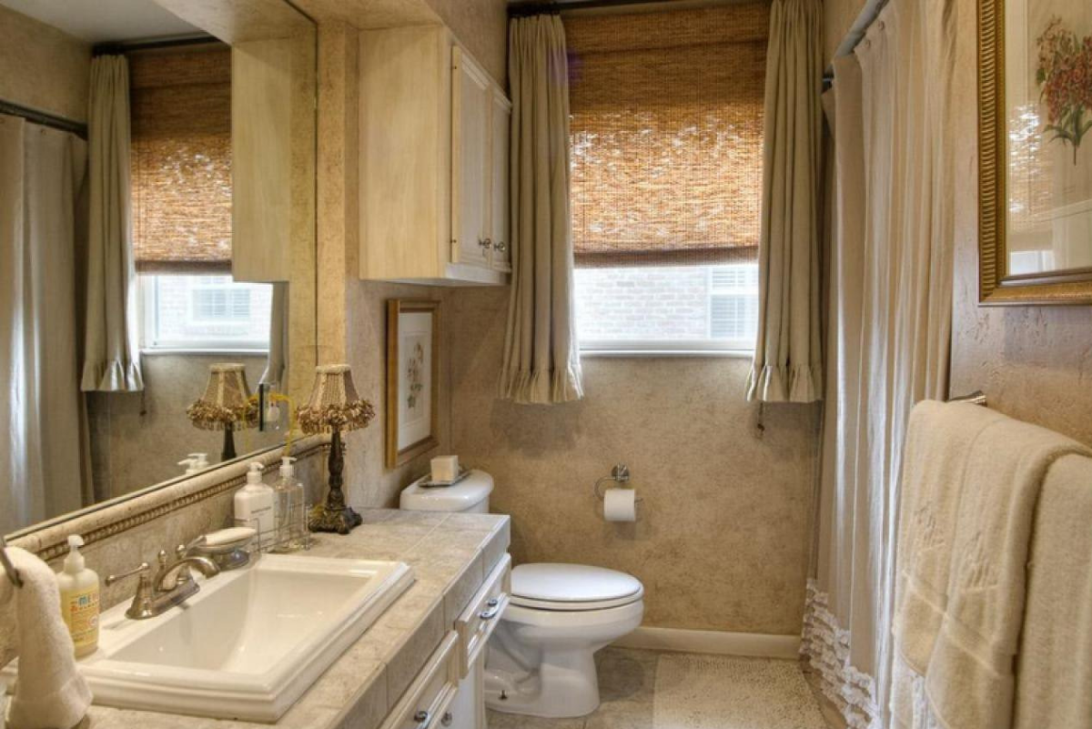 Штора для ванной комнаты