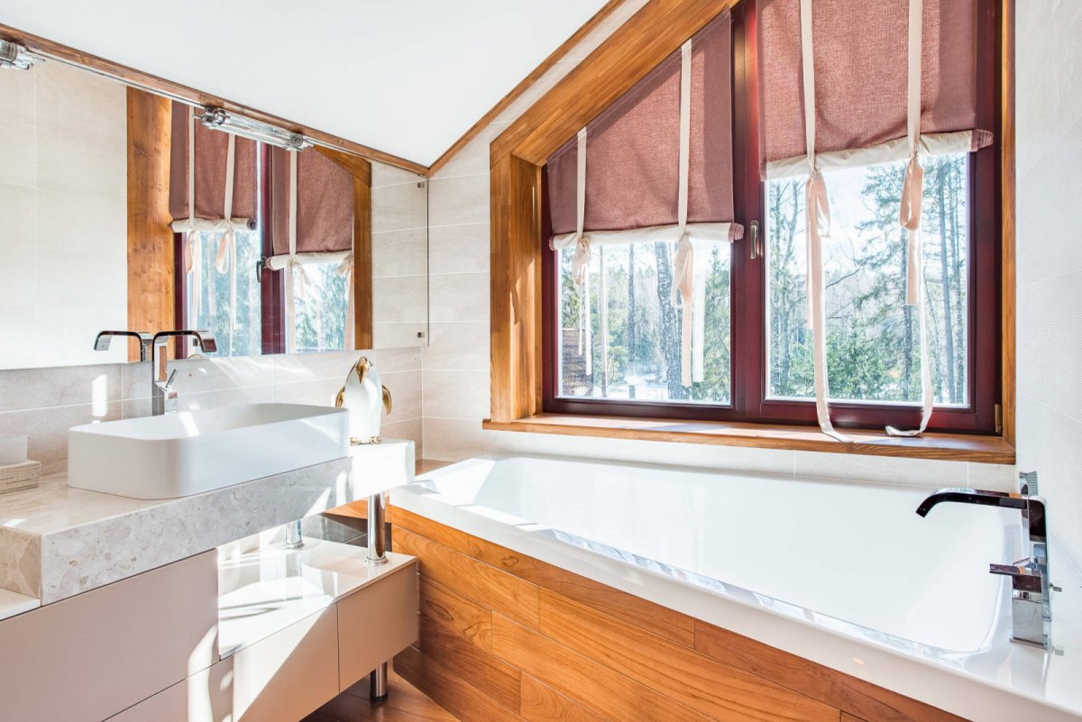 Шторы в ванной на окно