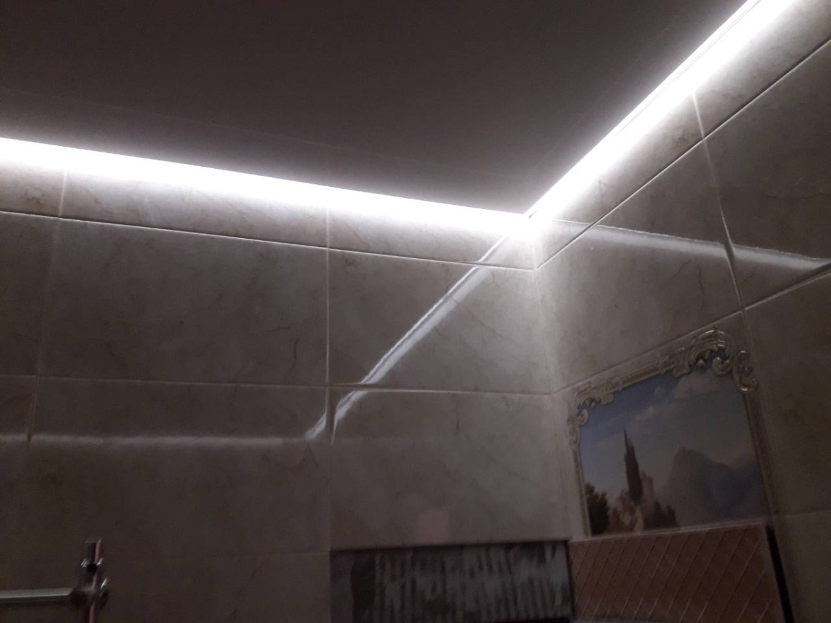 Парящий потолок в ванной