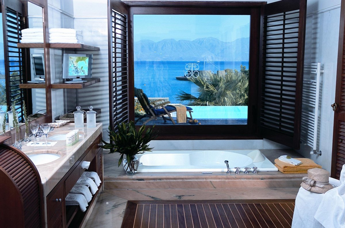 Ванна с видом на море