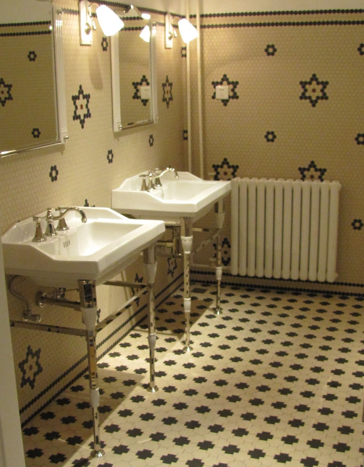 Ванная с метлахской плиткой