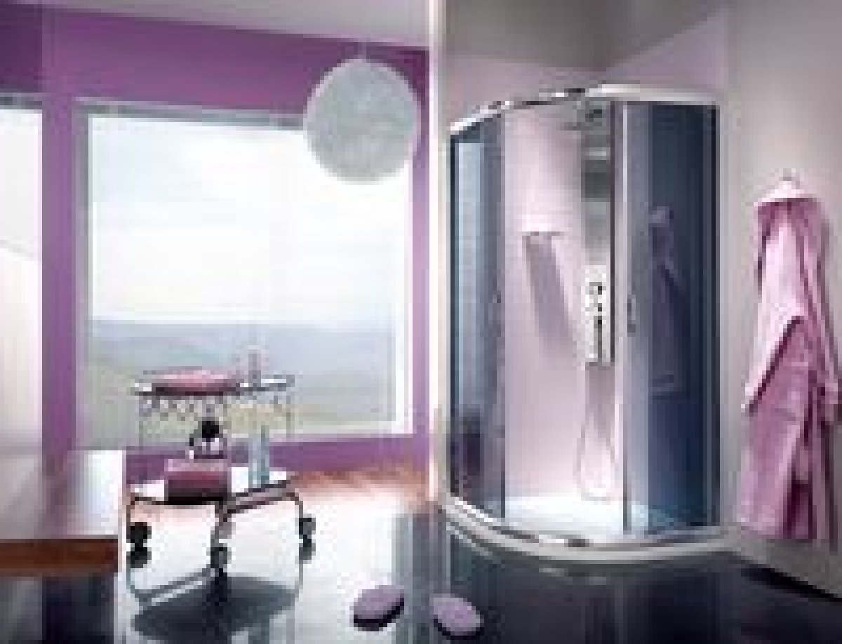 Сиреневая ванная комната с душевой кабиной