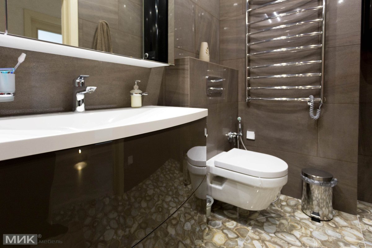 Ванная в темных тонах