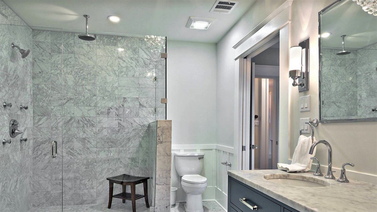 Люстра в ванной мрамор