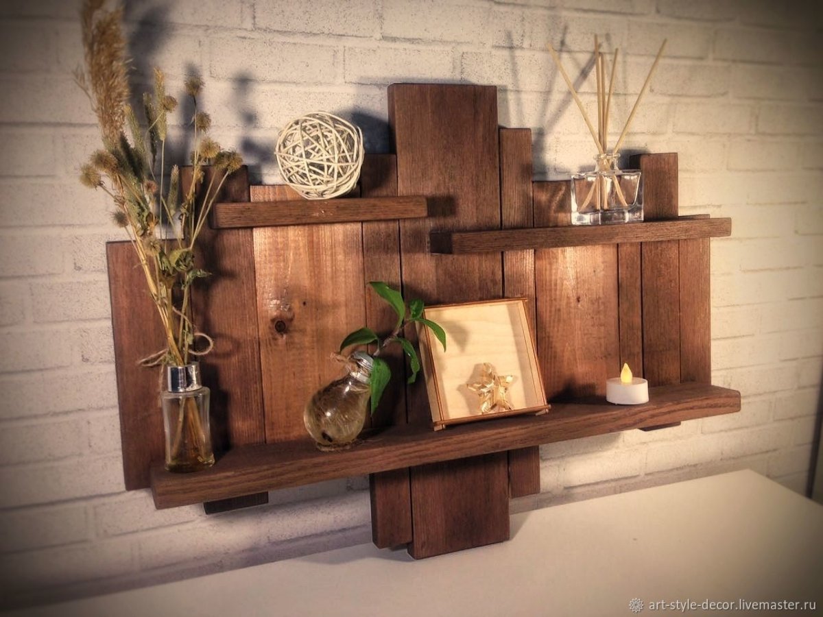 Лофт полочки на деревянном панно