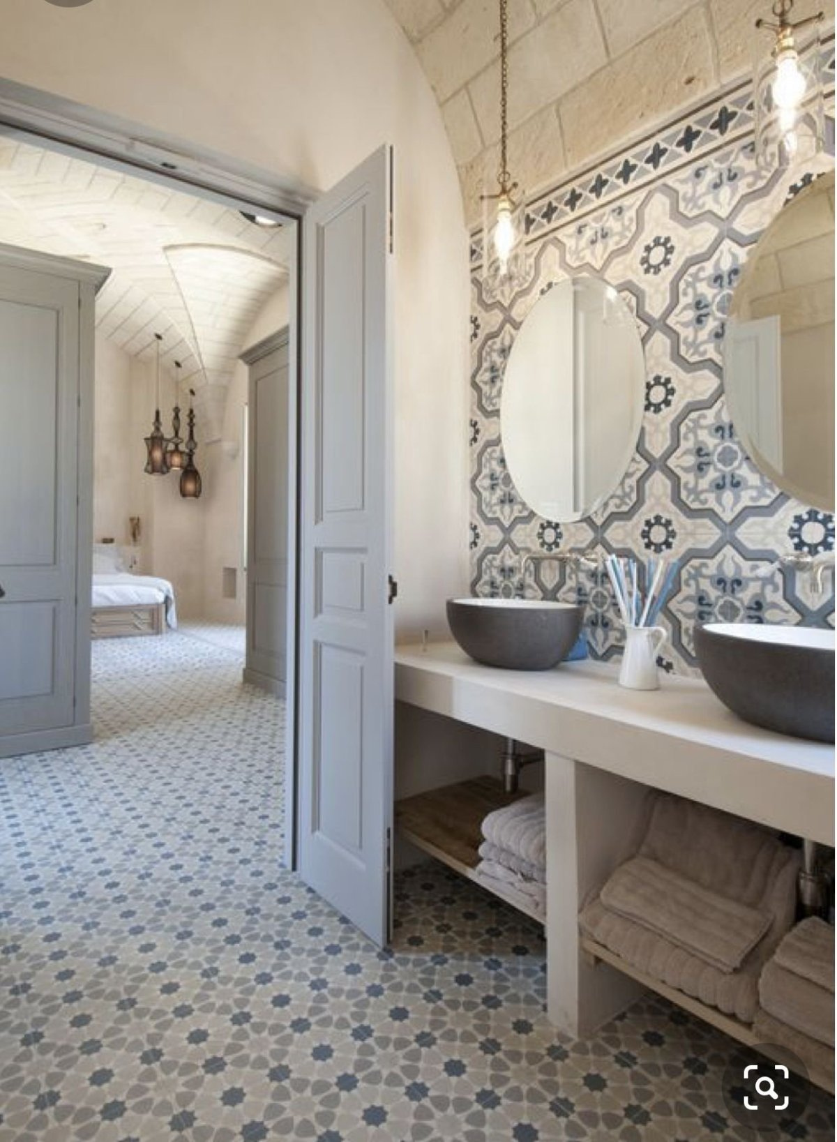 Санузел в средиземноморском стиле