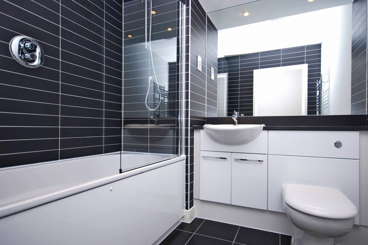 Ленинградка ванная черно белый