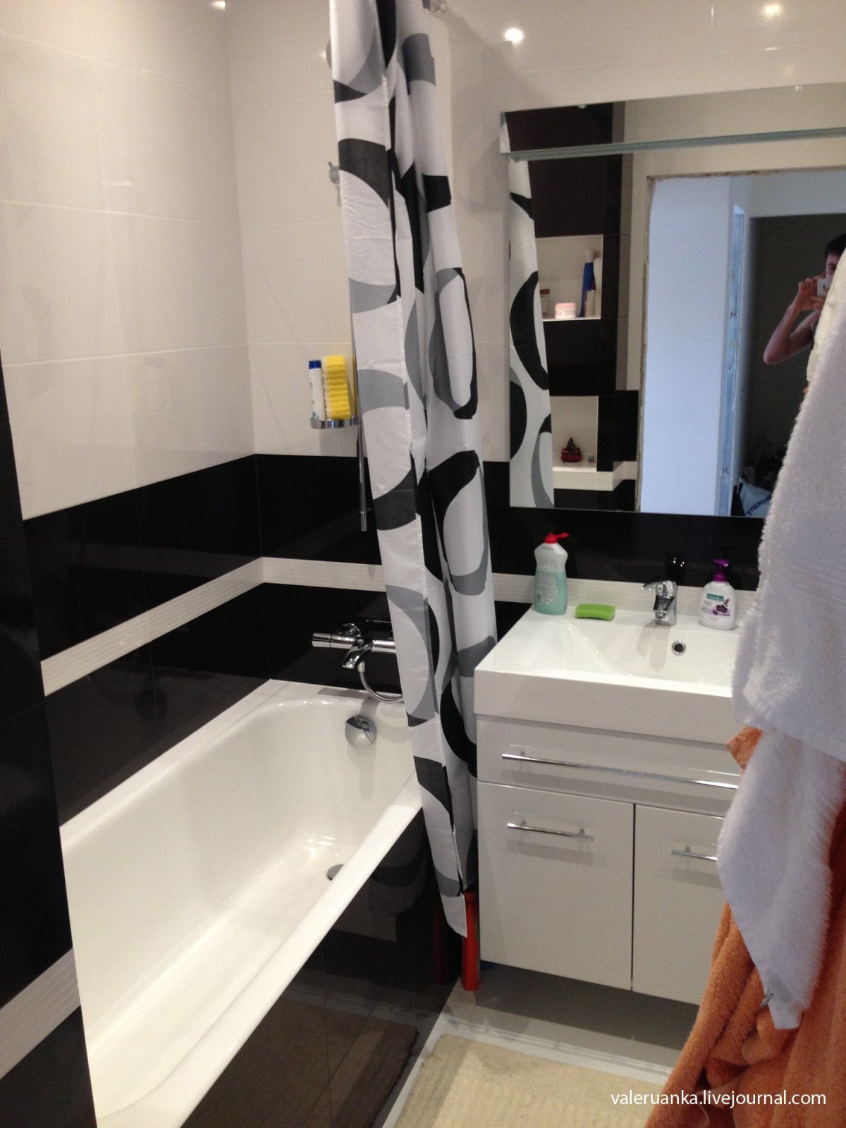 Контрастная ванная комната