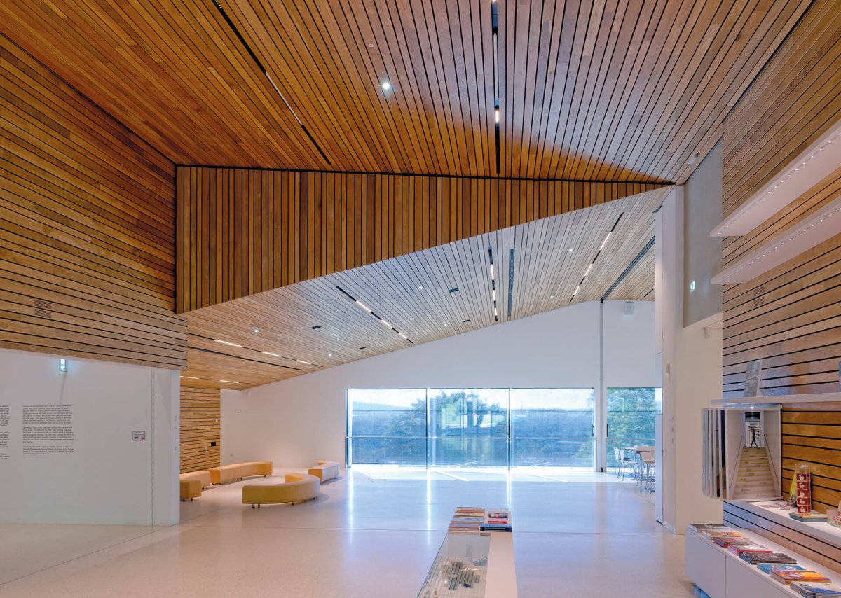 Реечный потолок в бане