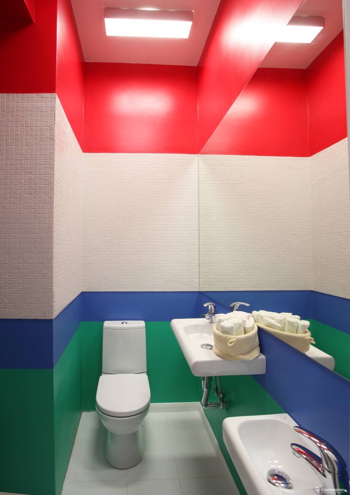 Современный общественный туалет