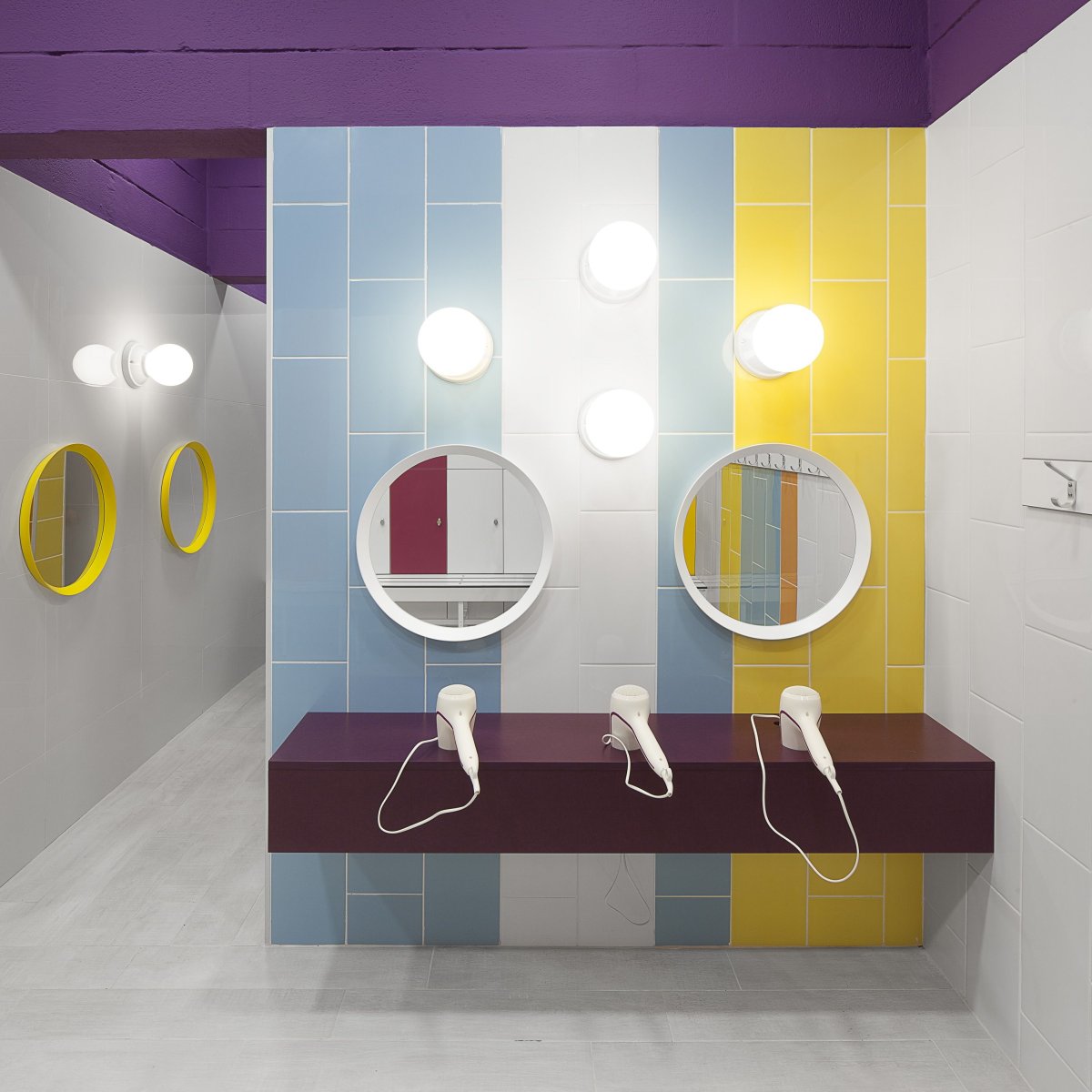 Красивый туалет в школе