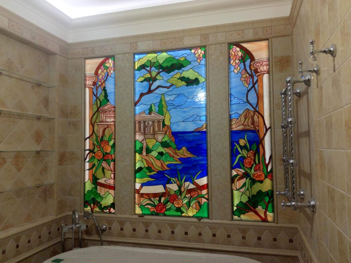 Витраж в ванную комнату