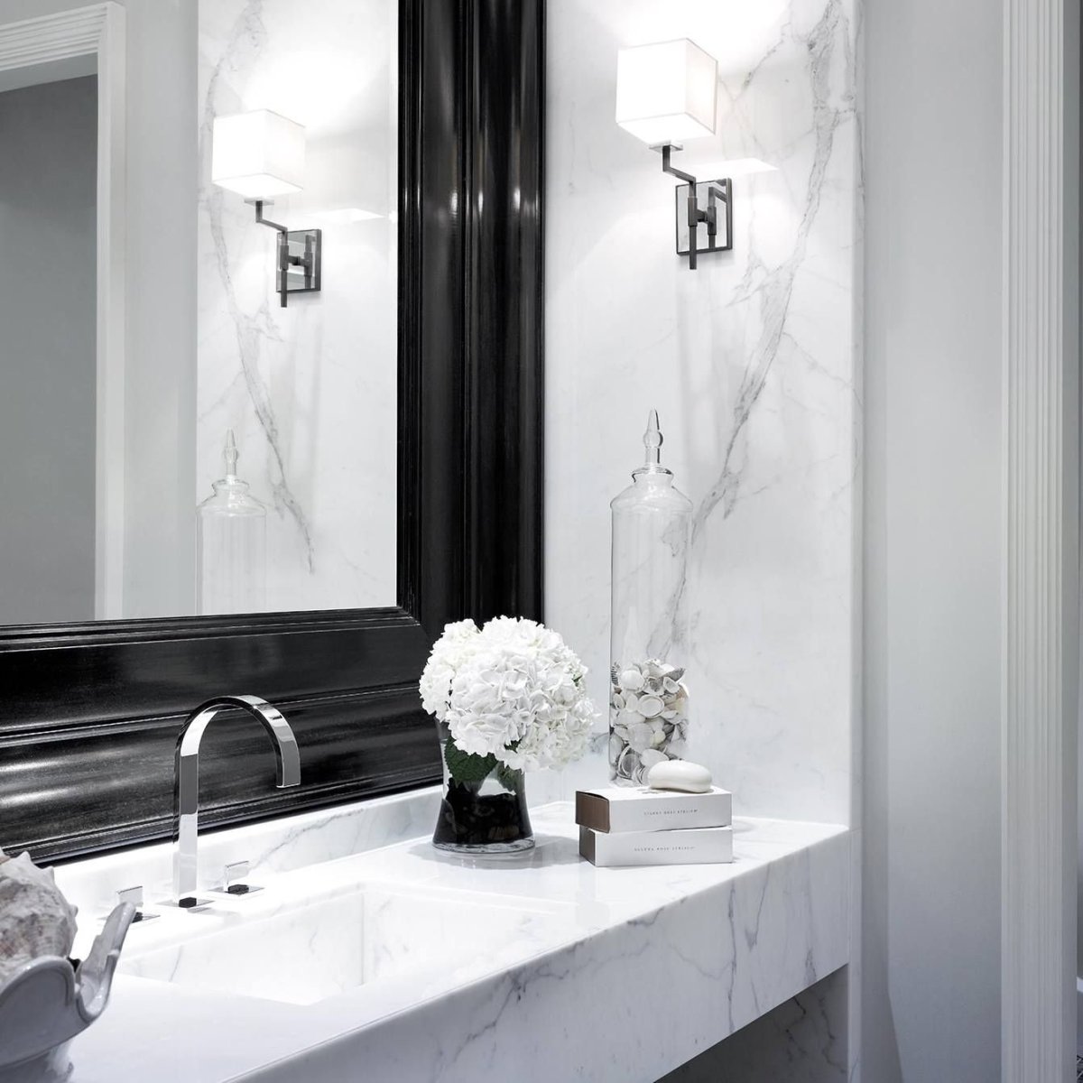 Ванная белый мрамор