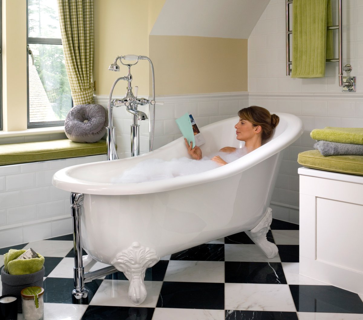 Ванна на ножках отдельностоящая