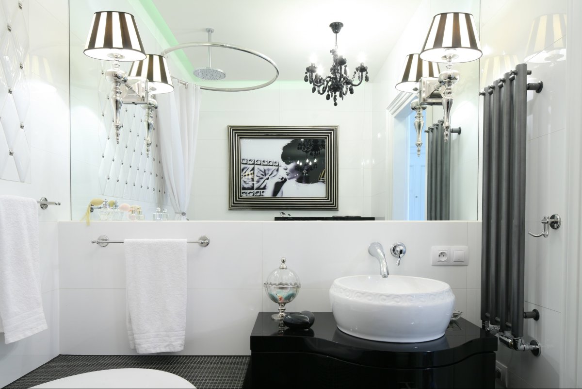 Черно белая ванная