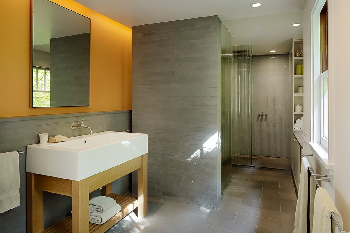 Сочетание с серым цветом в интерьере ванной