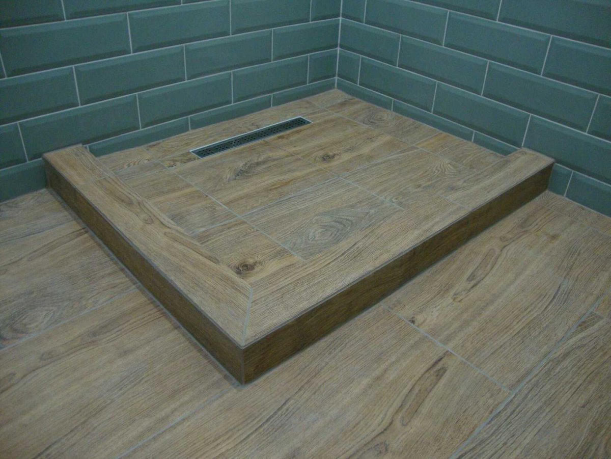 Поддон из плитки под дерево