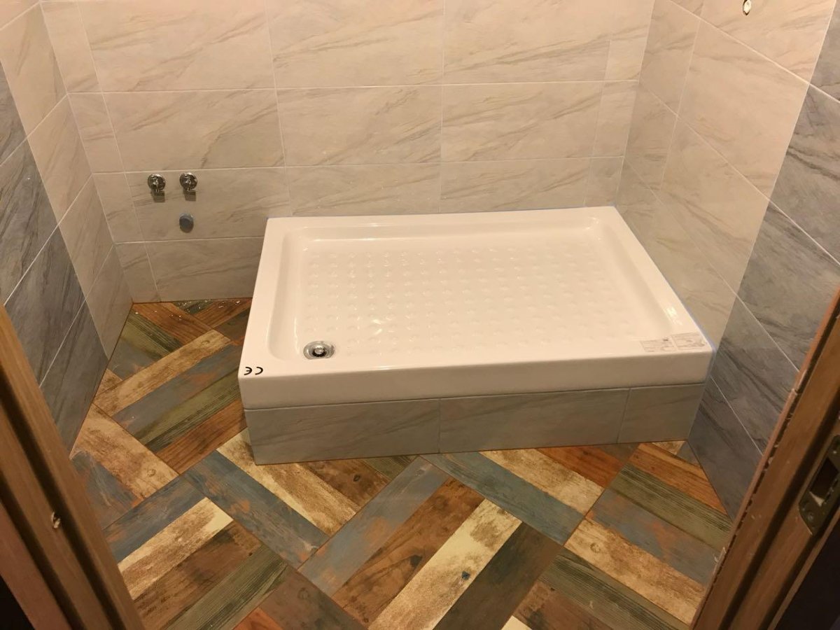 Поддон для душа облицованный плиткой