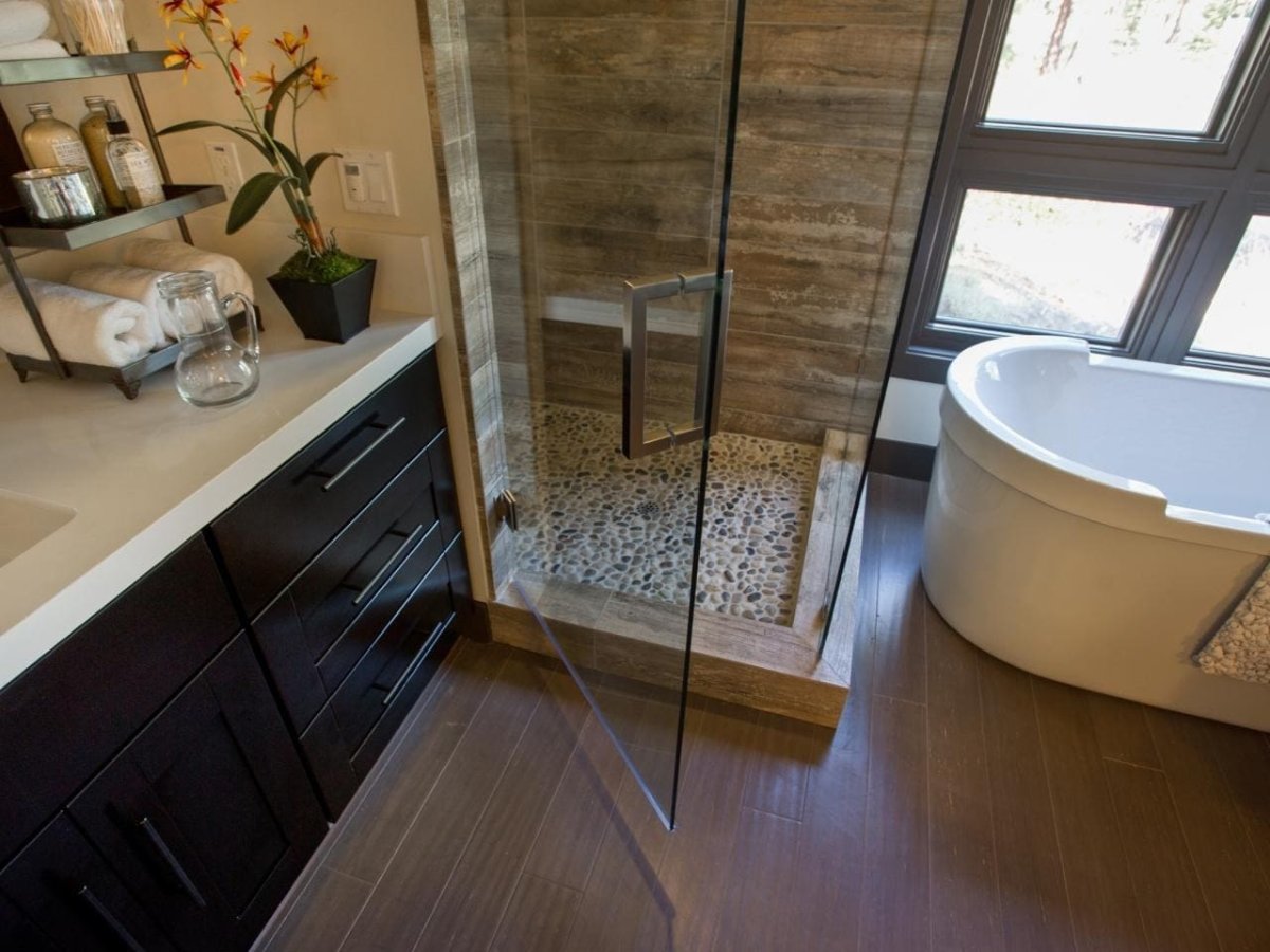 Ванная с душем на полу