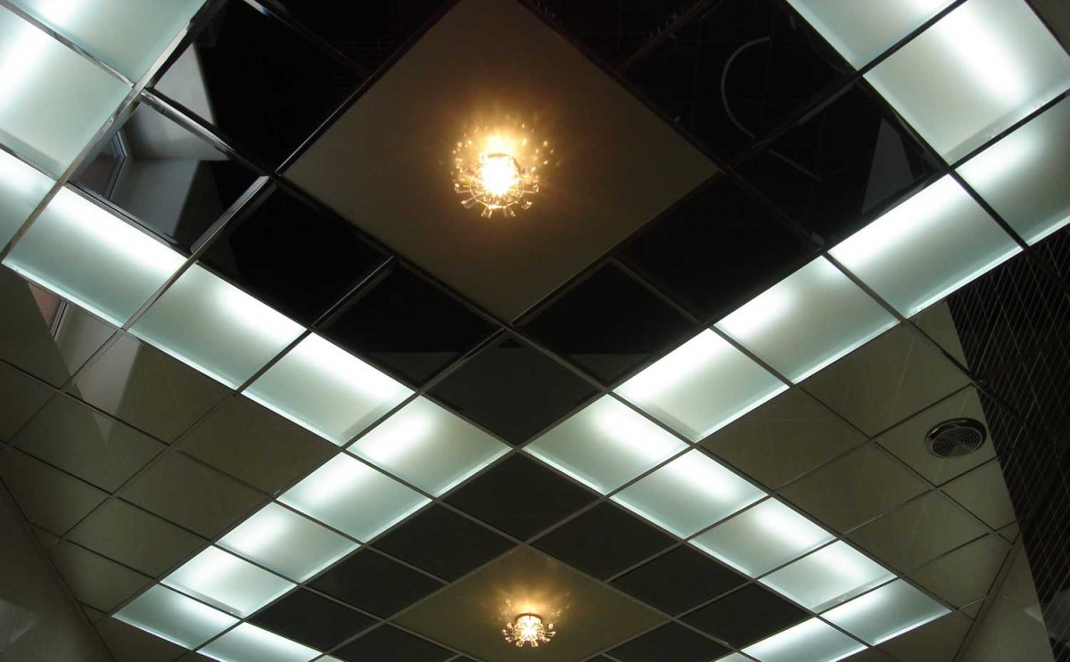 Потолок Армстронг