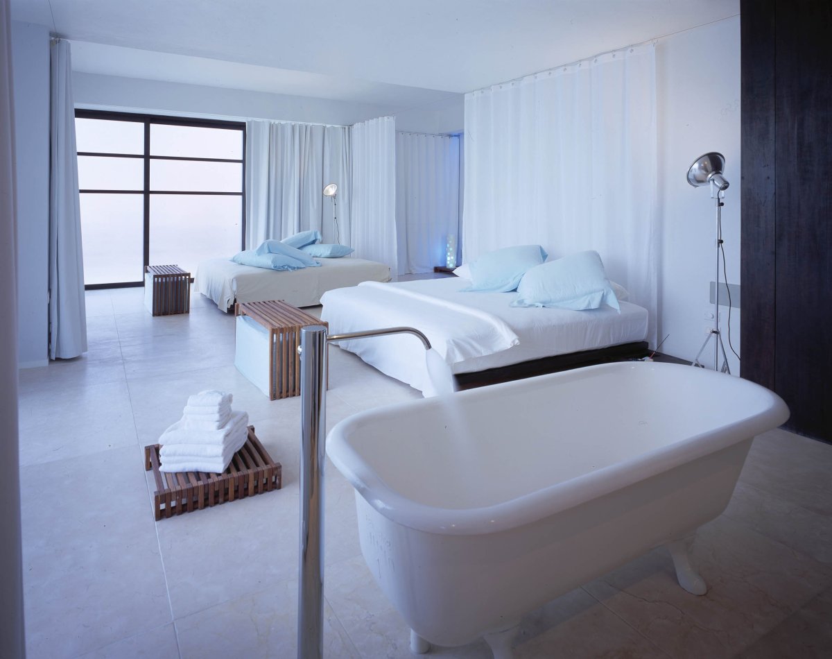 Спальная с ванной