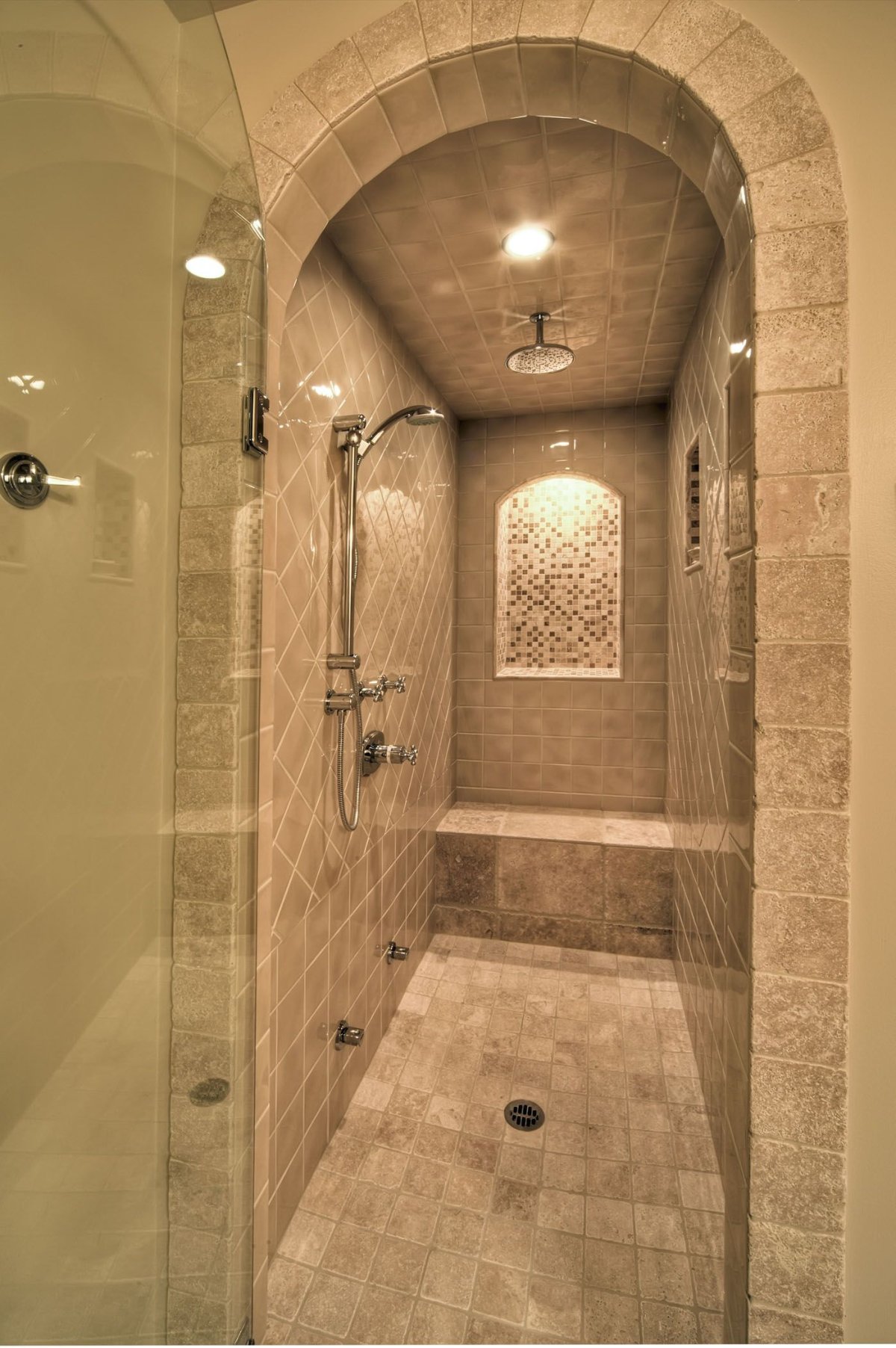 Душевой поддон в нишу