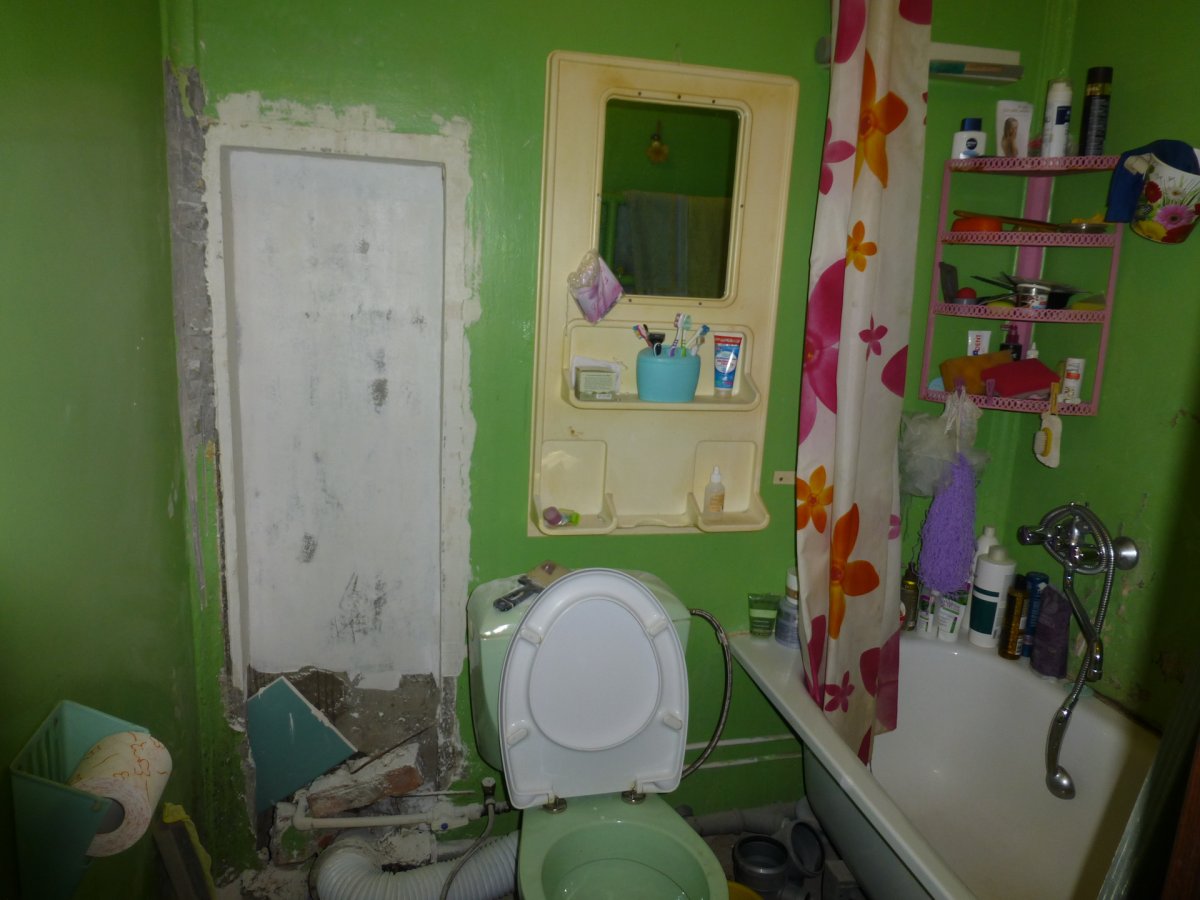 Покраска стен в ванной